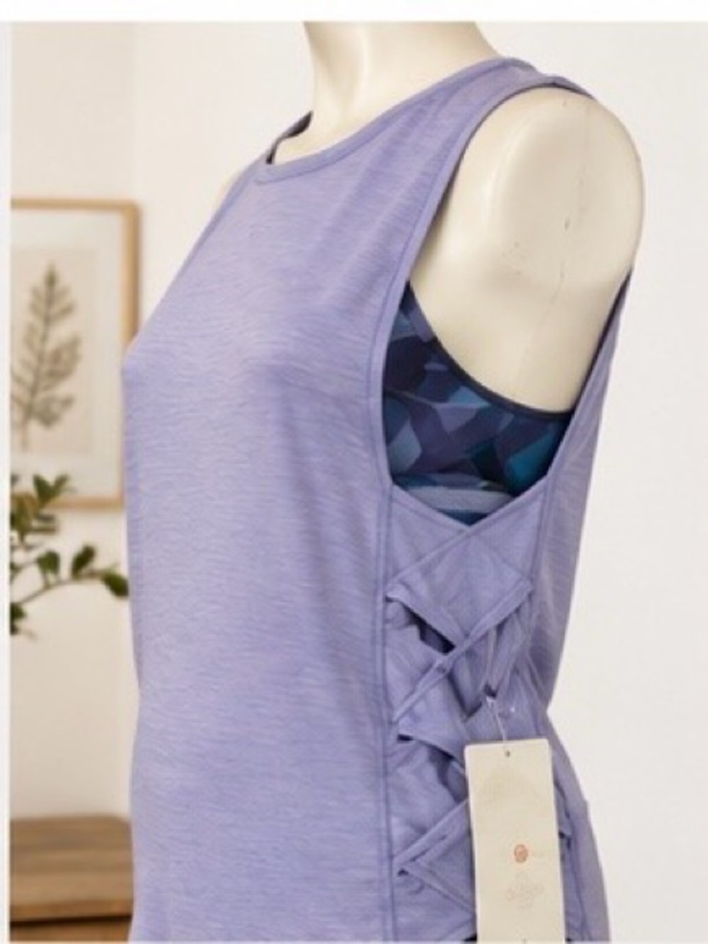 Lululemon Var-City Muscle Tank
Heathered Lilac Size 4 NWT